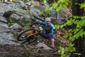 Amos y Blochlinger ganan a lo grande una Copa del Mundo XCO sub23 de Mont Sainte Anne pasada por agua