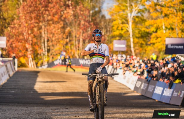 Pidcock gana una alocada Copa del Mundo XCO de Mont Sainte Anne, Fluckiger sueña hasta el final y Schurter se lleva la general