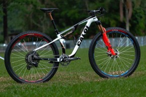 Caloi Elite FS 2024 prototype in homage to Henrique Avancini