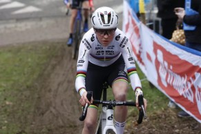 CX World Cup starts with victories for Thibaut Nys and Fem van Empel