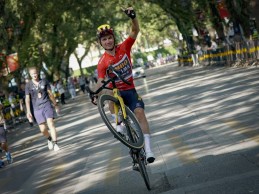 Milan Vader wins Tour of Guangxi 18 months after saving his life