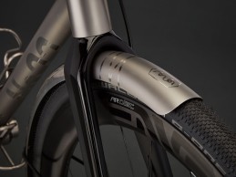 Guardabarros para bici de carretera: qué opciones hay y cual necesitas