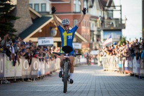 Jenny Rissveds gana el último Short Track del año en Snowshoe
