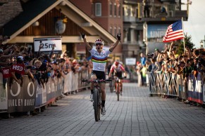Nino Schurter gana su primer Short Track de la temporada