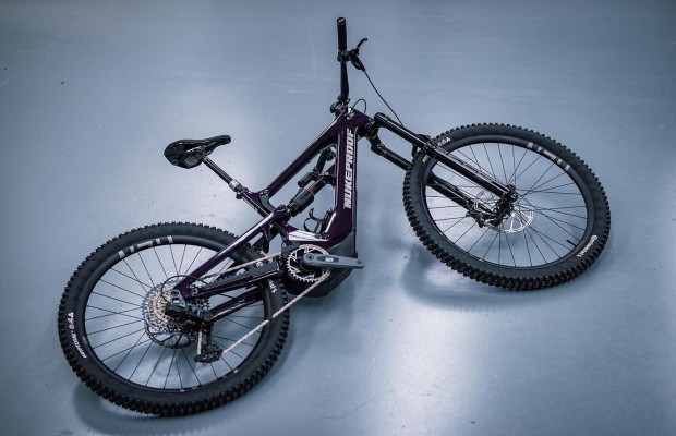 Nukeproof y Vitus están en la cuerda floja y algunos ya están saltando del barco