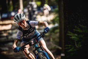 Mountain bike gloves, better with or without them?