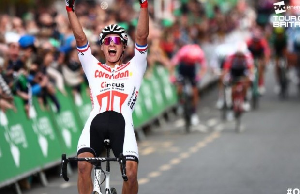 Impresionante victoria de Van der Poel en la 4ª etapa del Tour de Gran Bretaña