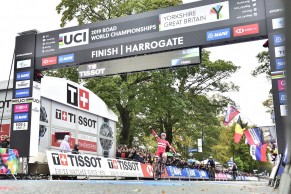 Mads Pedersen se proclama Campeón del Mundo en una carrera épica