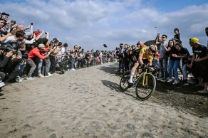 ¿Puede Van Aert ganar una Gran Vuelta? el equipo frena el rumor sobre su liderazgo en el Giro 2024