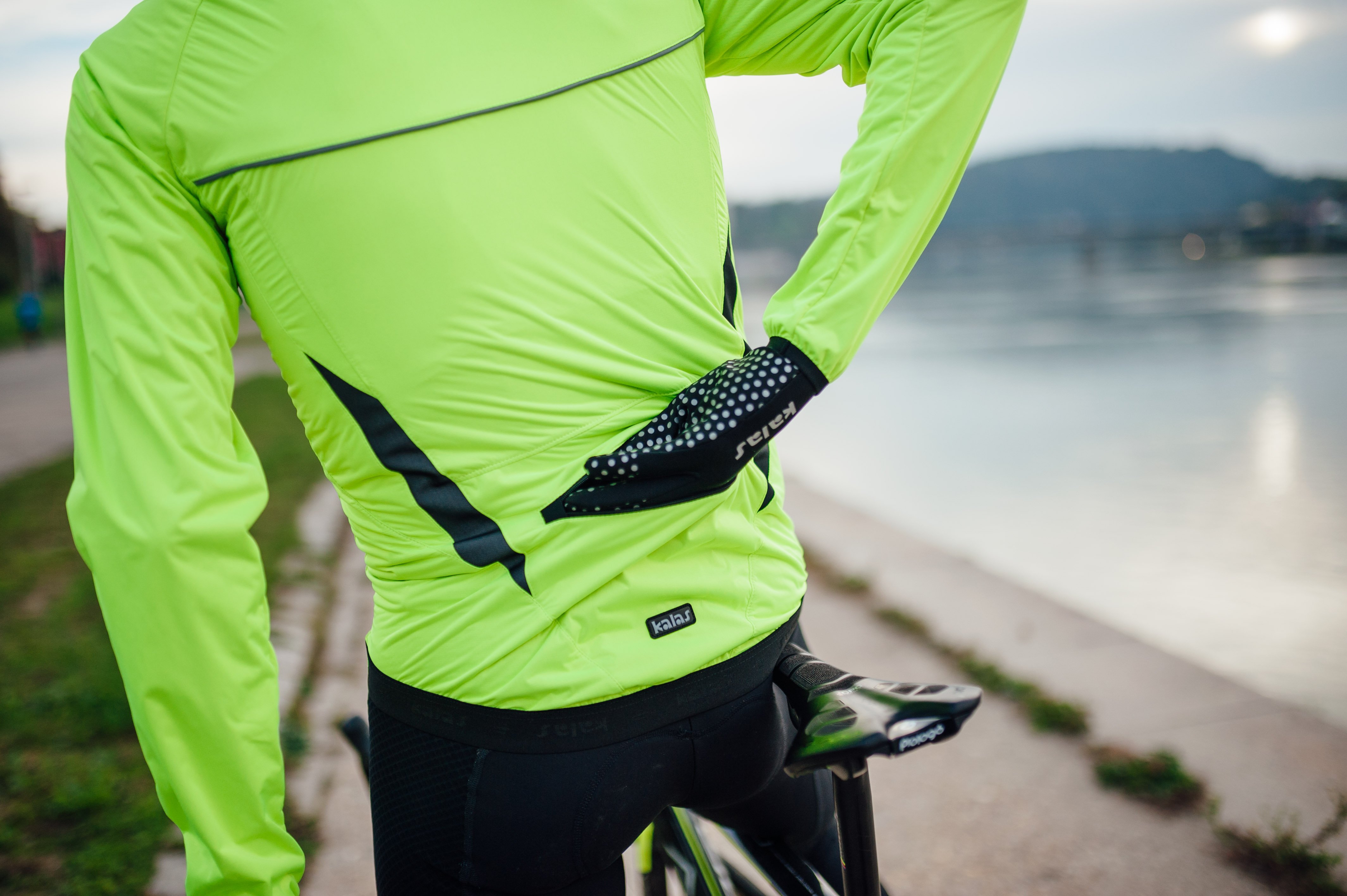 Gama Pure de Kalas Sportswear. Todo o nada al flúor