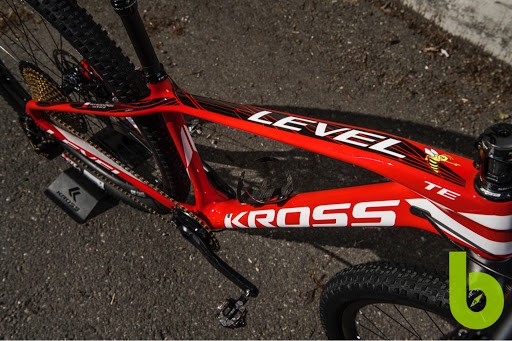 Estas son las Kross Level B + del Kross Racing Team, 8,8 kg cargados de detalles