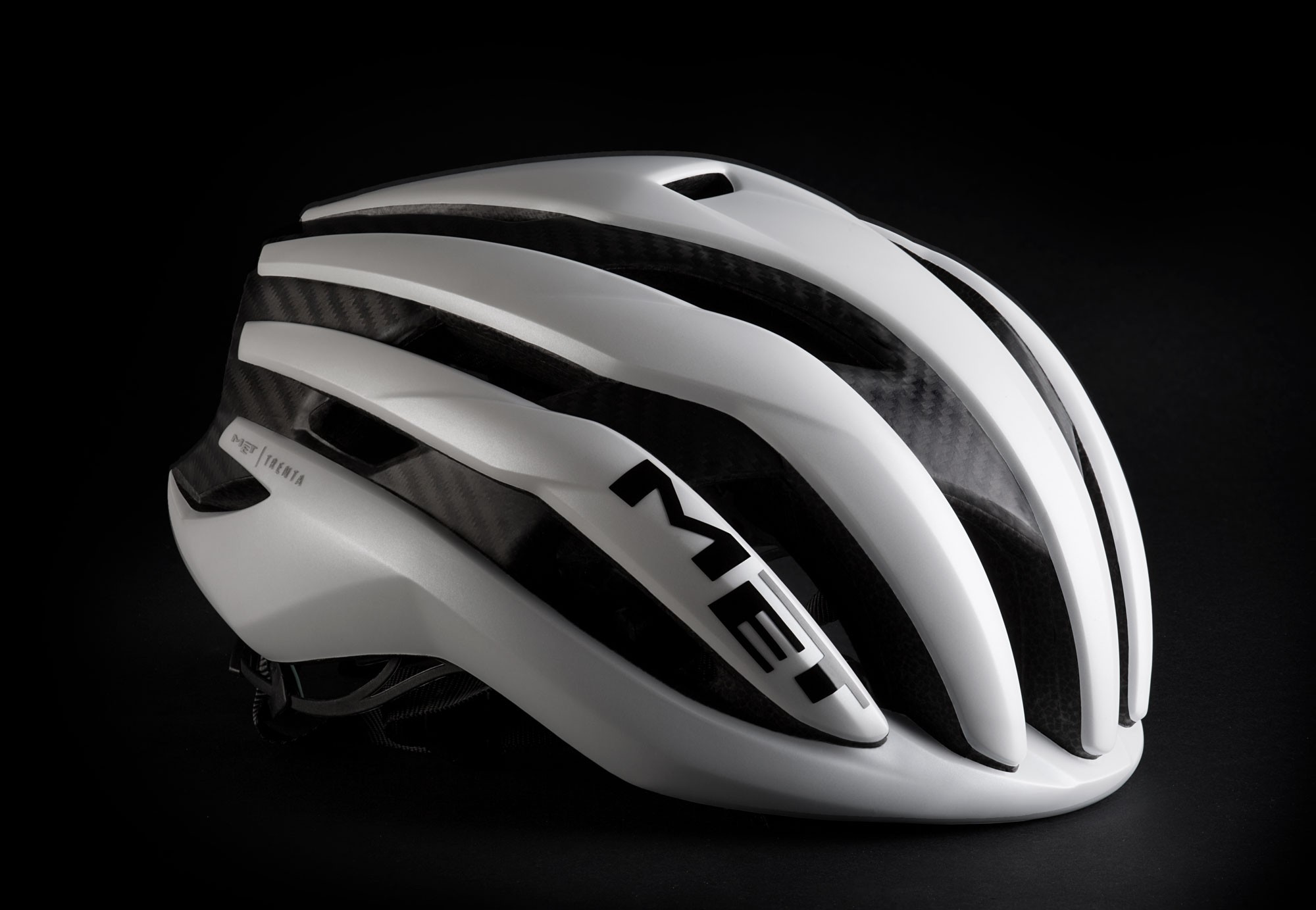 Nuevo casco MET Trenta con tecnología 3K Carbon
