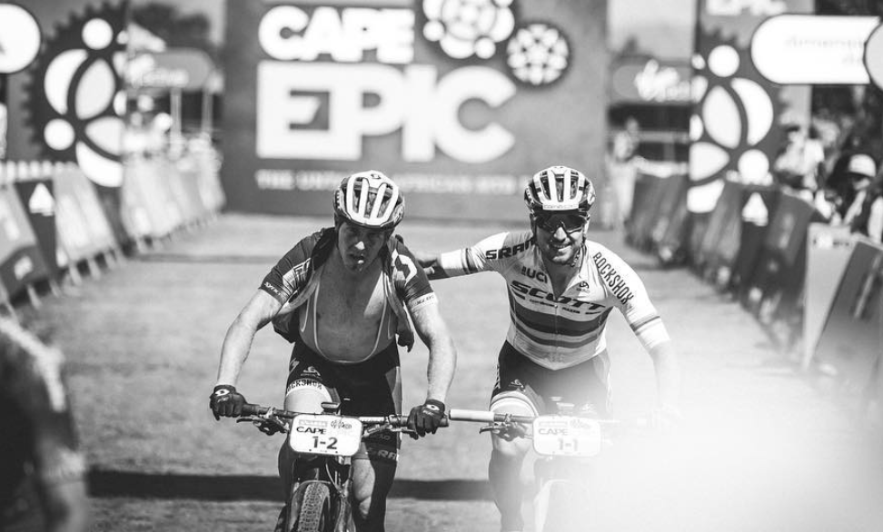 Nino Schurter y Matthias Stirnemann dicen adiós a la Cape Epic 2018