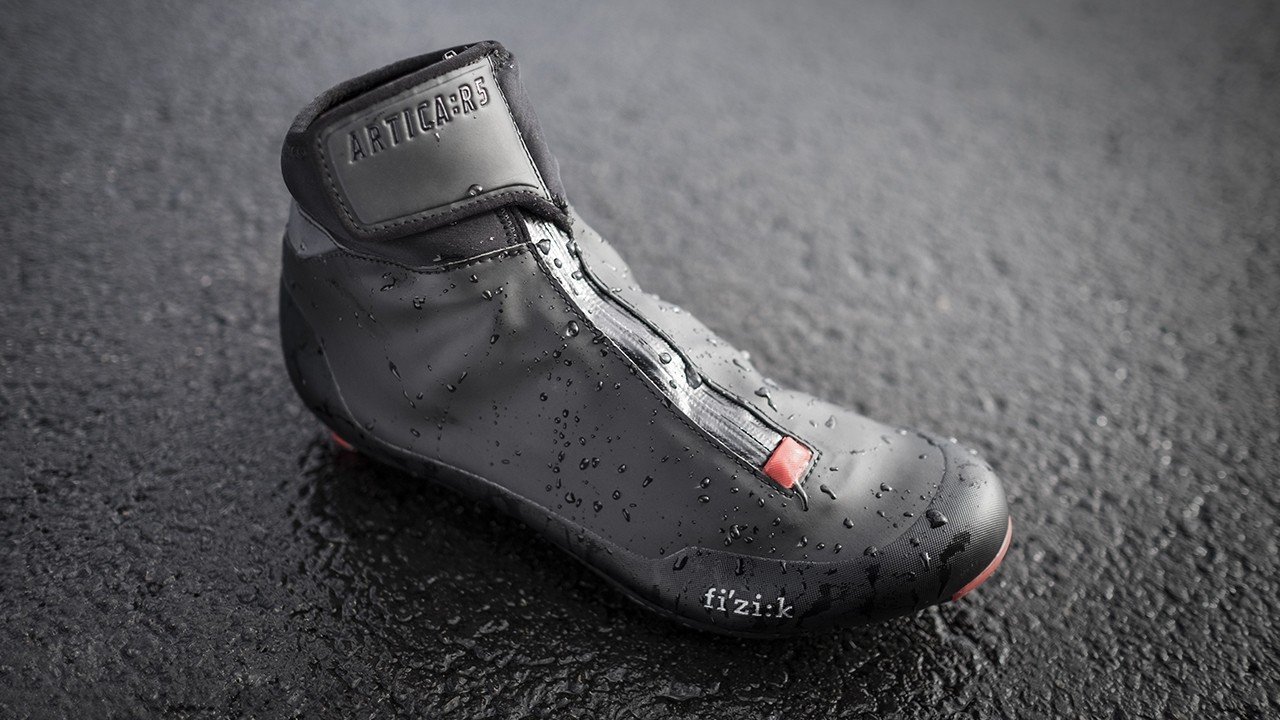Fizik Artica X5 y R5, nuevas zapatillas invierno para bike y carretera