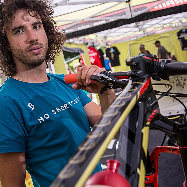 prepara mountain bike para competición