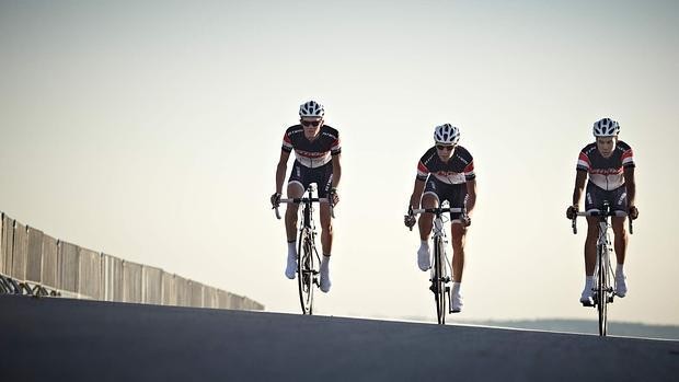 ciclistas carretera