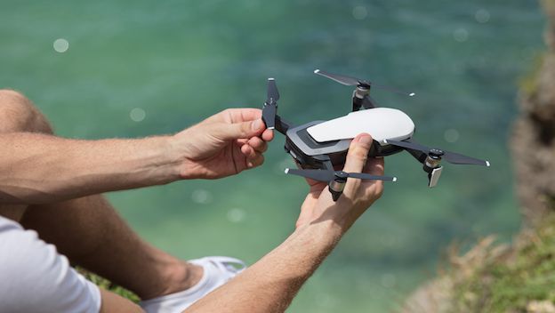 Nuevo DJI Mavic Air, el drone deportivo de referencia es más pequeño, plegable y graba en 4K