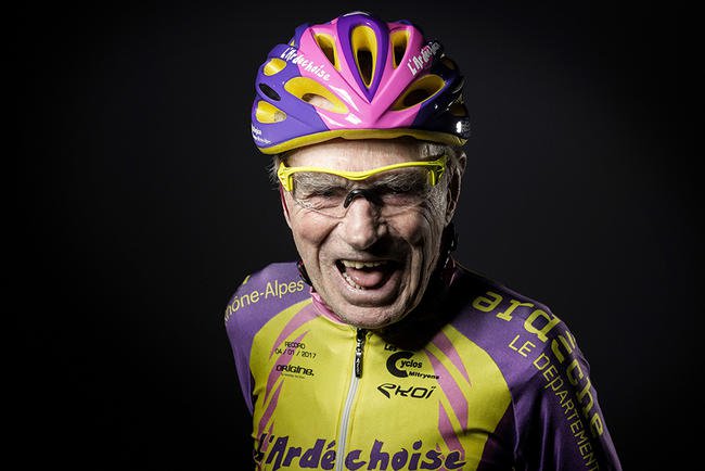 A sus 106 años el ciclista francés Robert Marchand se retira de la competición