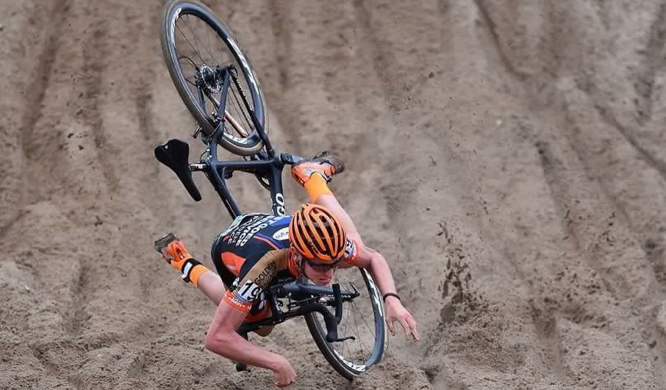 caida ciclista mountain bike