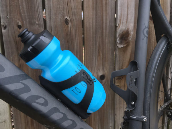 Portabidones de fibra de carbono, soporte de botellas de agua para bicicleta  de montaña MTB, equipamiento de ciclismo ultra ligero de color  mate/brillante, 2 unidades