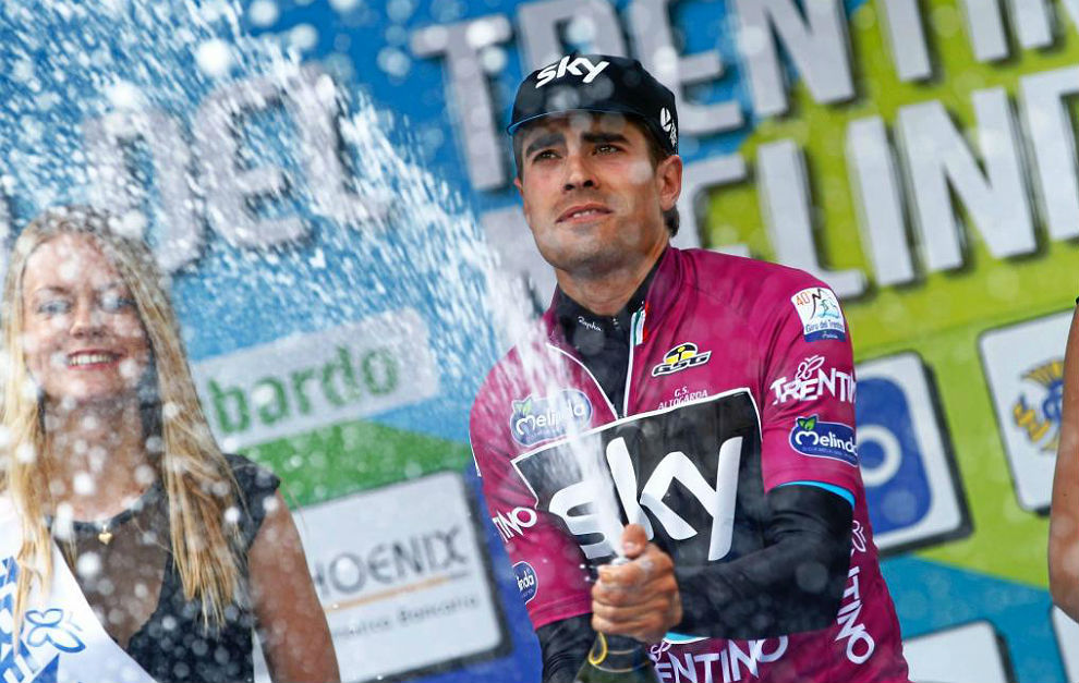 Esto opina Mikel Landa sobre las azafatas en el ciclismo