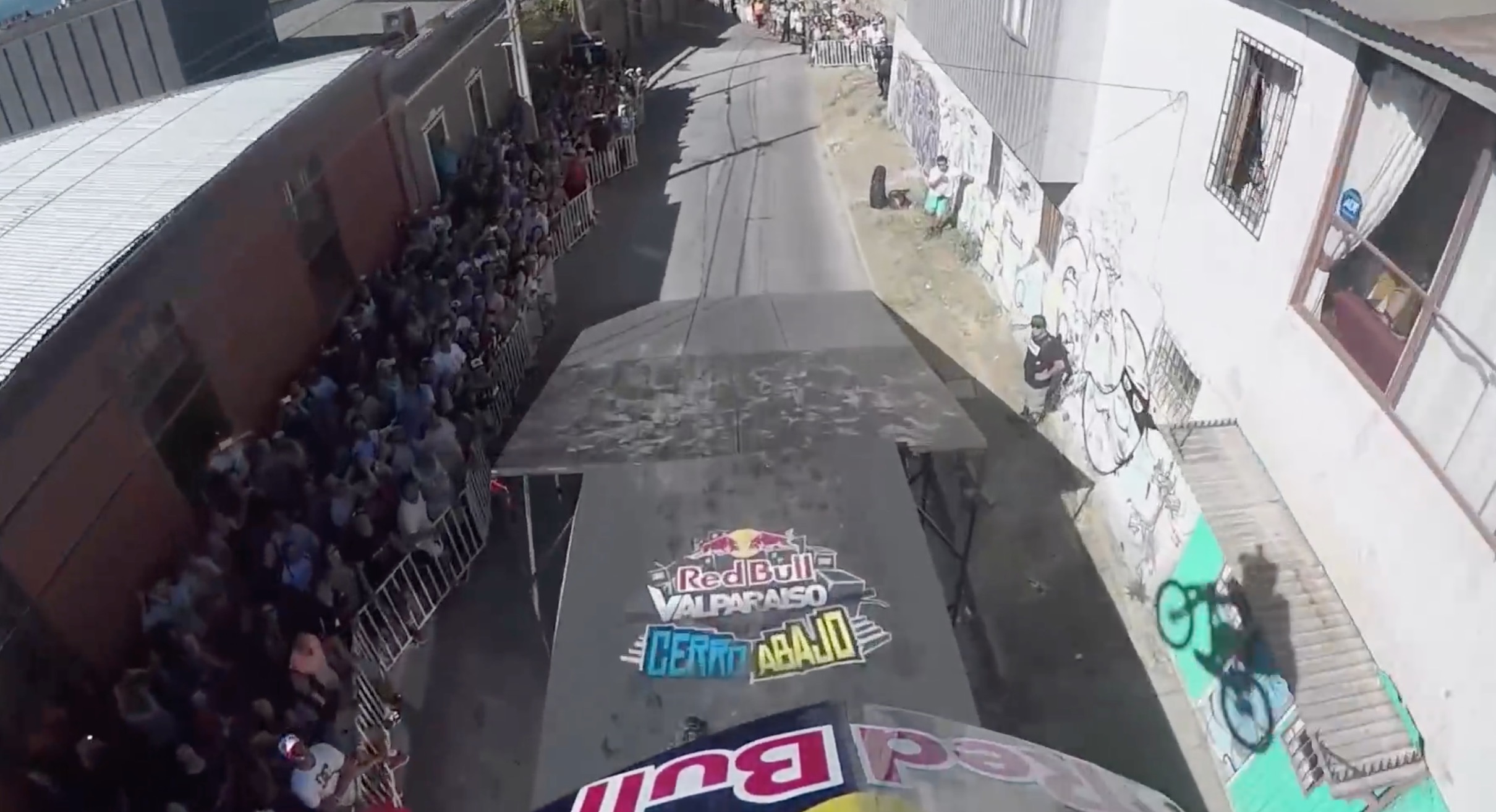 Descenso salvaje con el que Tomas Slavik ganó el Red Bull Valparaíso Cerro Abajo