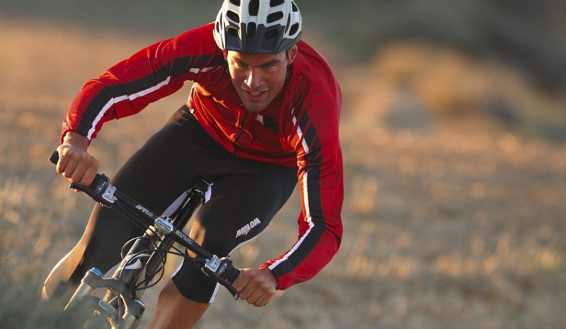 Aumentar la intensidad de tus salidas en bici puede prevenir enfermedades