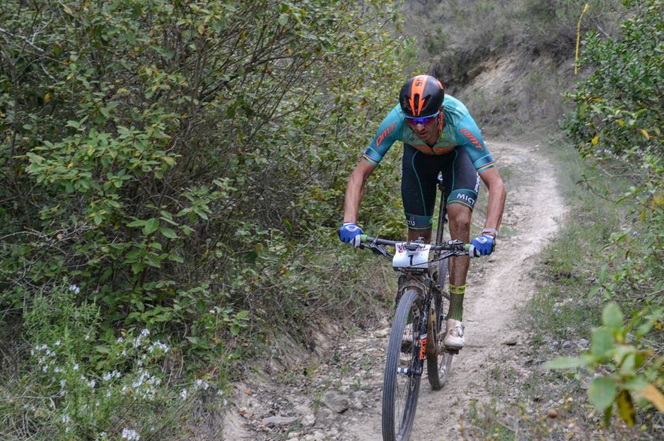 Victoria de Tiago Ferreira y Jiri Novak mantiene el liderato en la segunda etapa de la VolCAT 2017