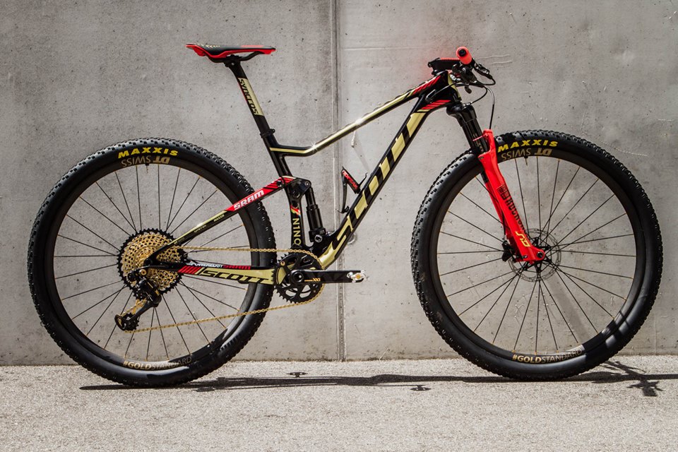 Espectacular la Scott Spark RC World Cup edición especial de Nino Schurter en Nove Mesto
