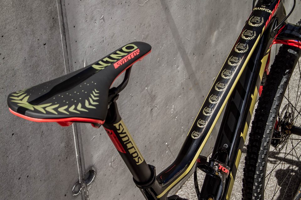 Espectacular la Scott Spark RC World Cup edición especial de Nino Schurter en Nove Mesto