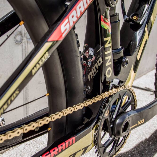 Espectacular la Scott Spark RC World Cup edición especial de Nino Schurter en Nove Mesto